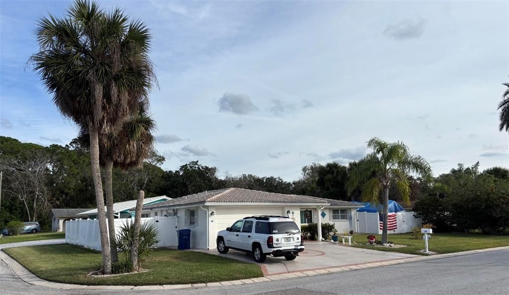 For Sale: $319,900 (3 beds, 2 baths, 1549 Square Feet)