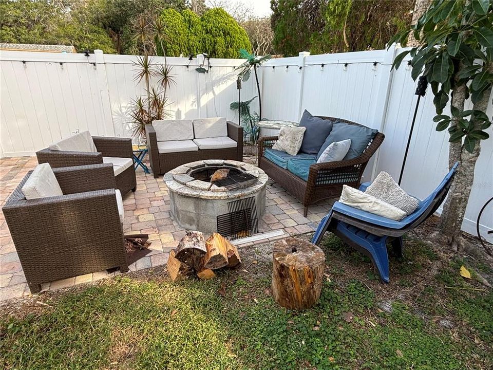 For Sale: $319,900 (3 beds, 2 baths, 1549 Square Feet)