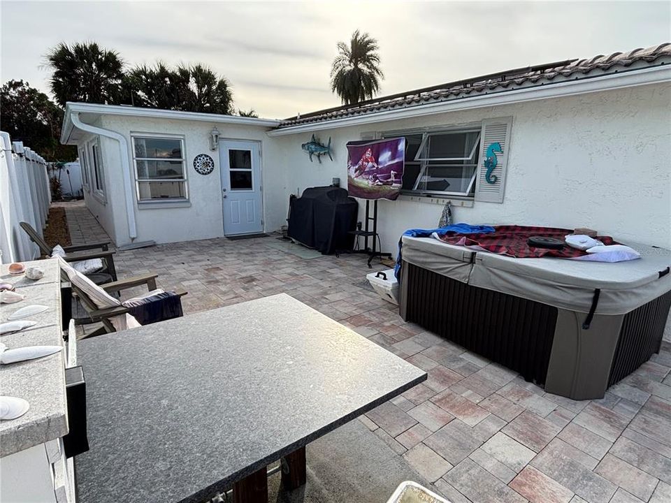 For Sale: $319,900 (3 beds, 2 baths, 1549 Square Feet)