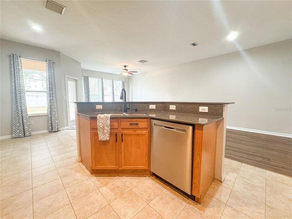 For Sale: $257,000 (3 beds, 2 baths, 1706 Square Feet)