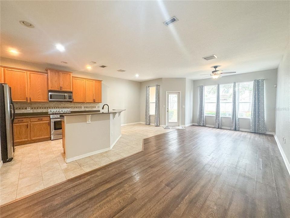 For Sale: $257,000 (3 beds, 2 baths, 1706 Square Feet)