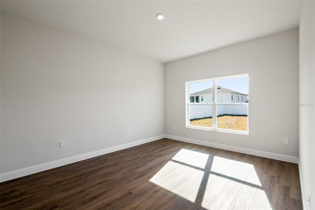 На продажу: $304,900 (3 спален, 2 ванн, 1670 Квадратных фут)