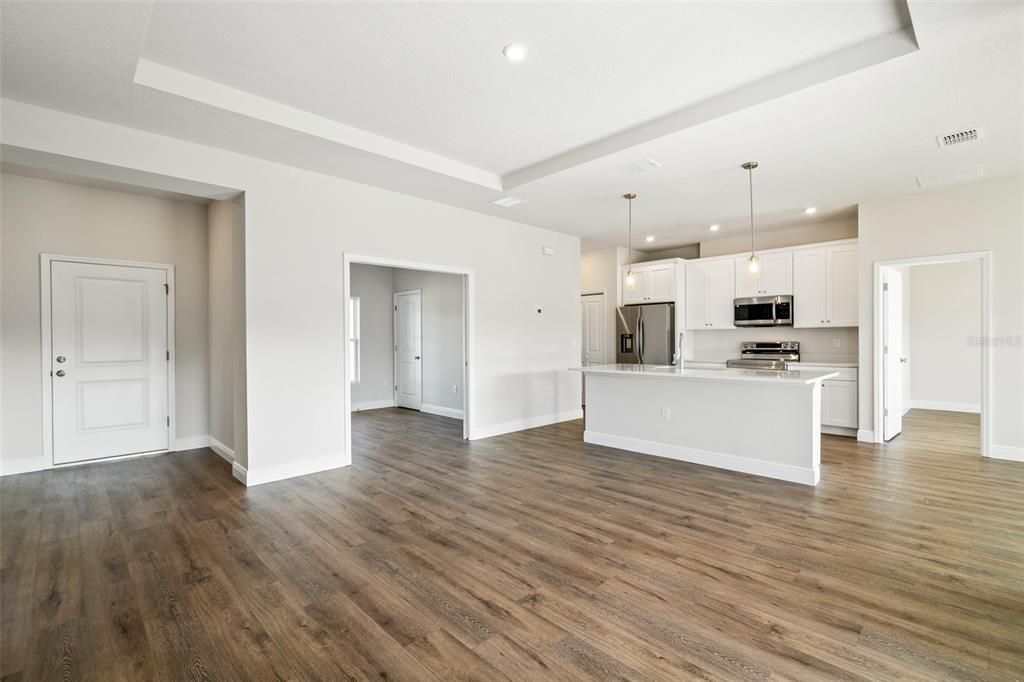 На продажу: $304,900 (3 спален, 2 ванн, 1670 Квадратных фут)