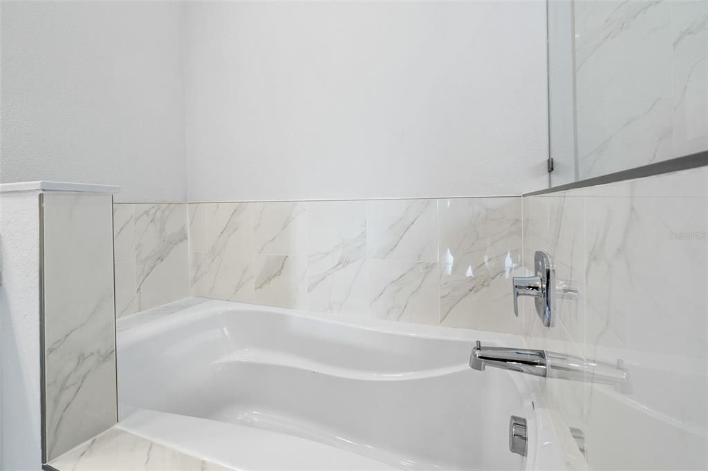 На продажу: $304,900 (3 спален, 2 ванн, 1670 Квадратных фут)