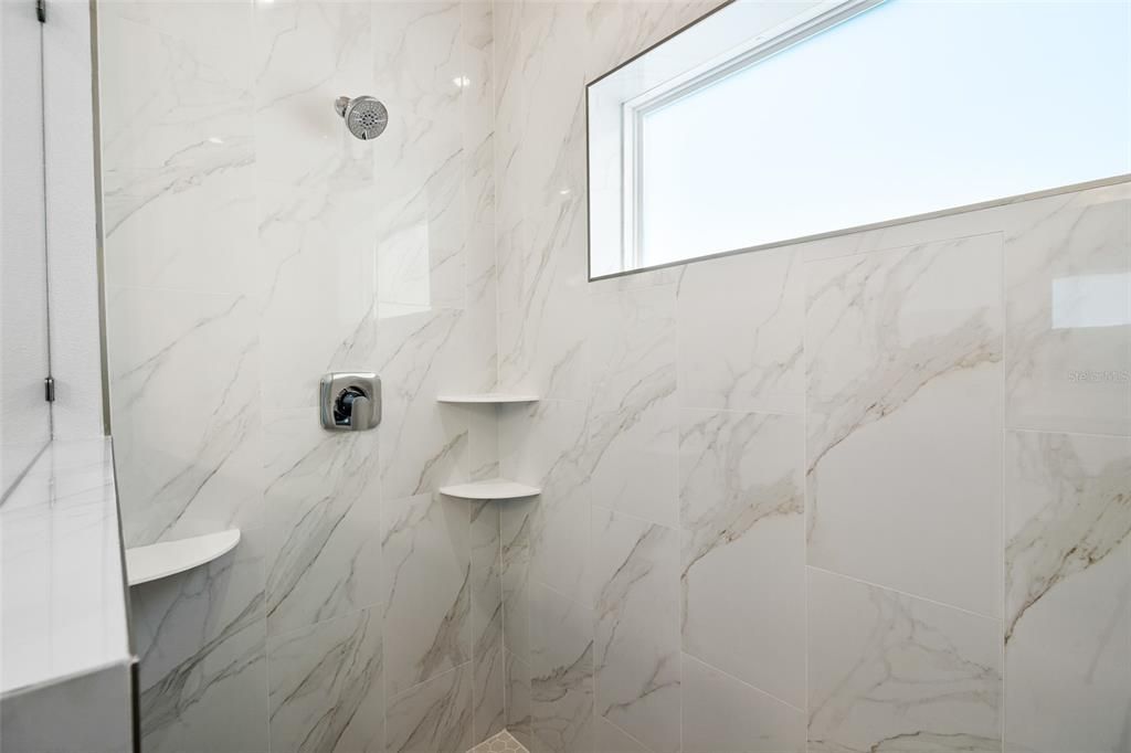 На продажу: $304,900 (3 спален, 2 ванн, 1670 Квадратных фут)