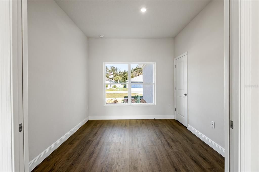 На продажу: $304,900 (3 спален, 2 ванн, 1670 Квадратных фут)