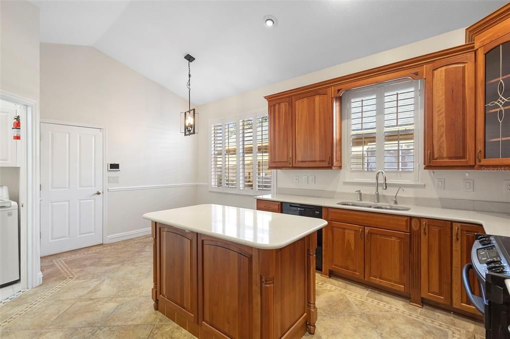 待售: $569,900 (3 贝兹, 2 浴室, 2581 平方英尺)