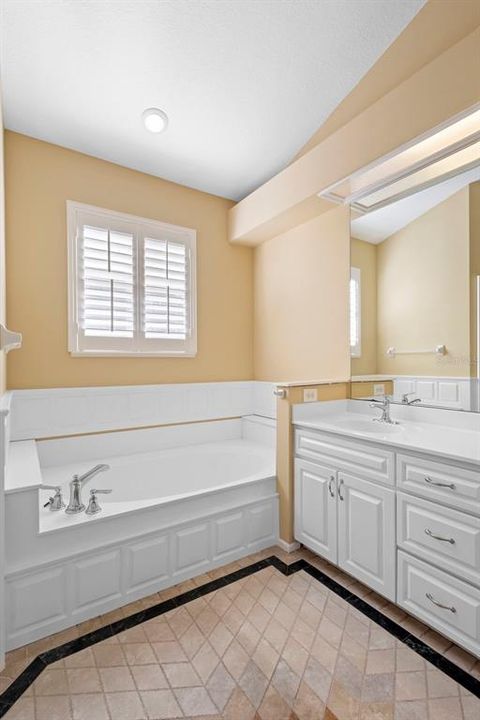 待售: $569,900 (3 贝兹, 2 浴室, 2581 平方英尺)