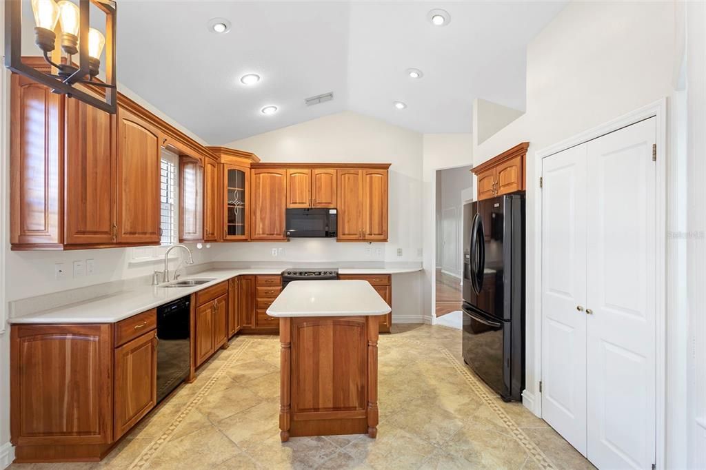 待售: $569,900 (3 贝兹, 2 浴室, 2581 平方英尺)