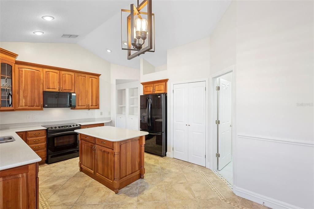 待售: $569,900 (3 贝兹, 2 浴室, 2581 平方英尺)