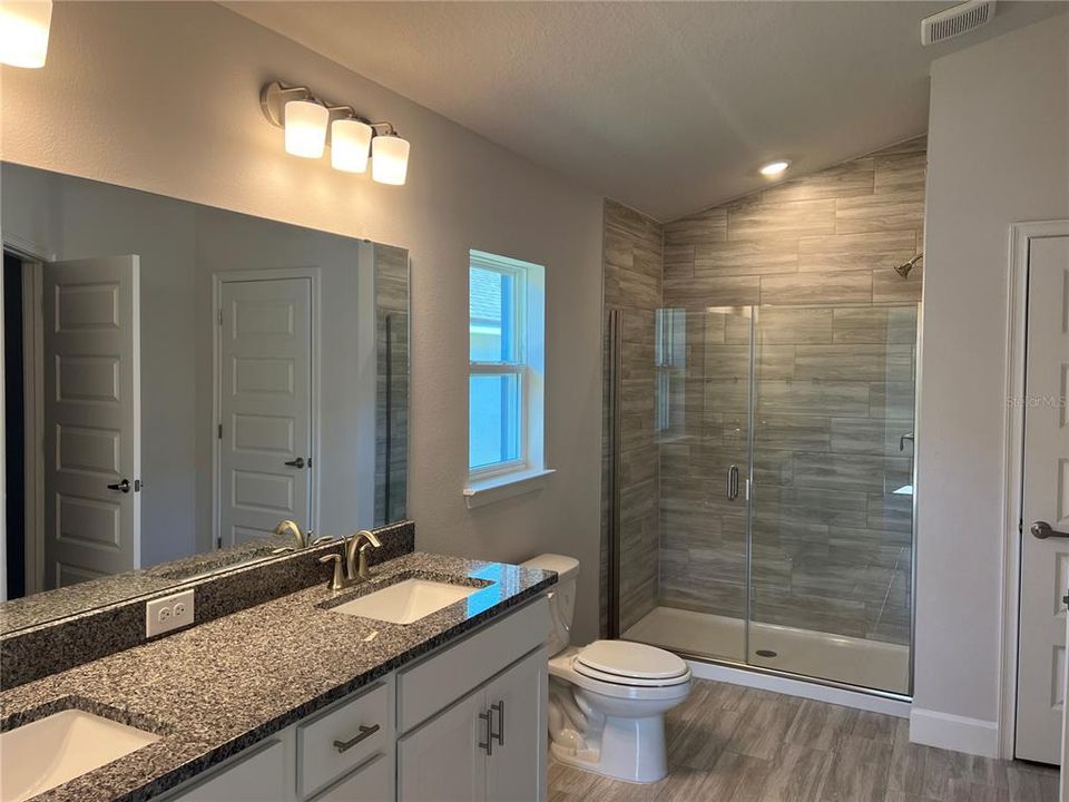 For Sale: $309,600 (3 beds, 2 baths, 1720 Square Feet)