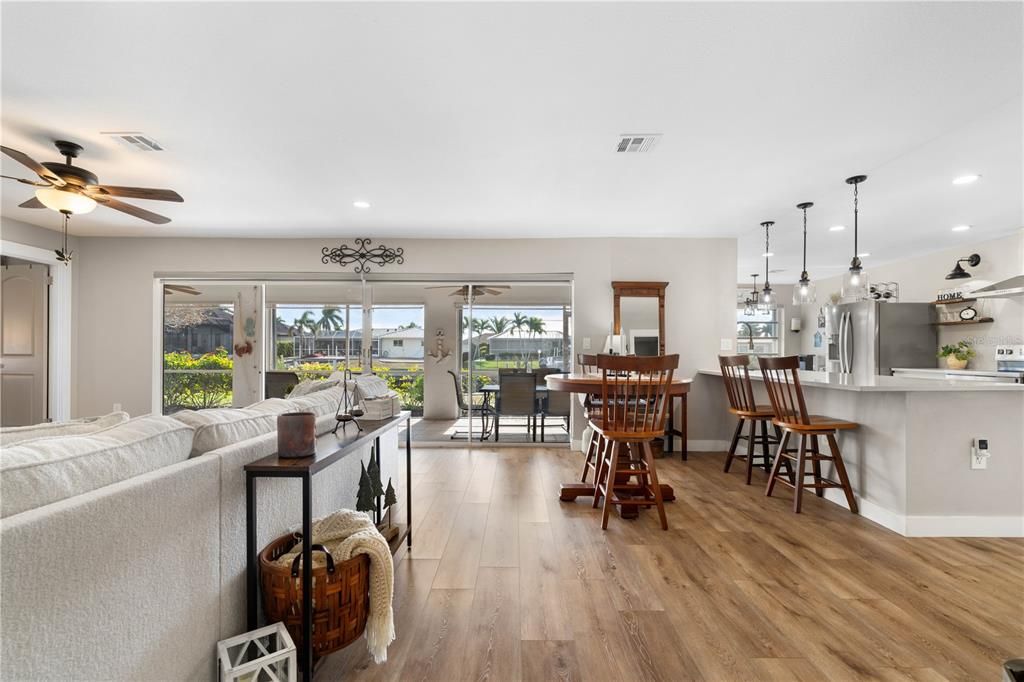 待售: $625,000 (3 贝兹, 2 浴室, 1617 平方英尺)