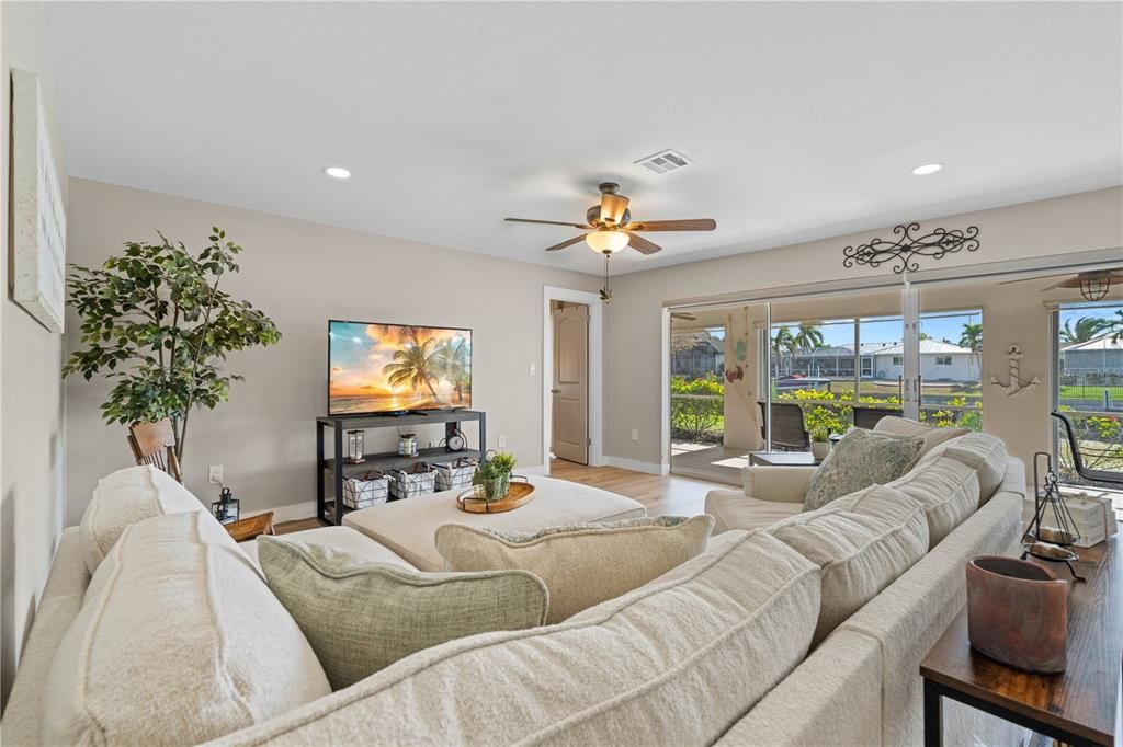 待售: $625,000 (3 贝兹, 2 浴室, 1617 平方英尺)