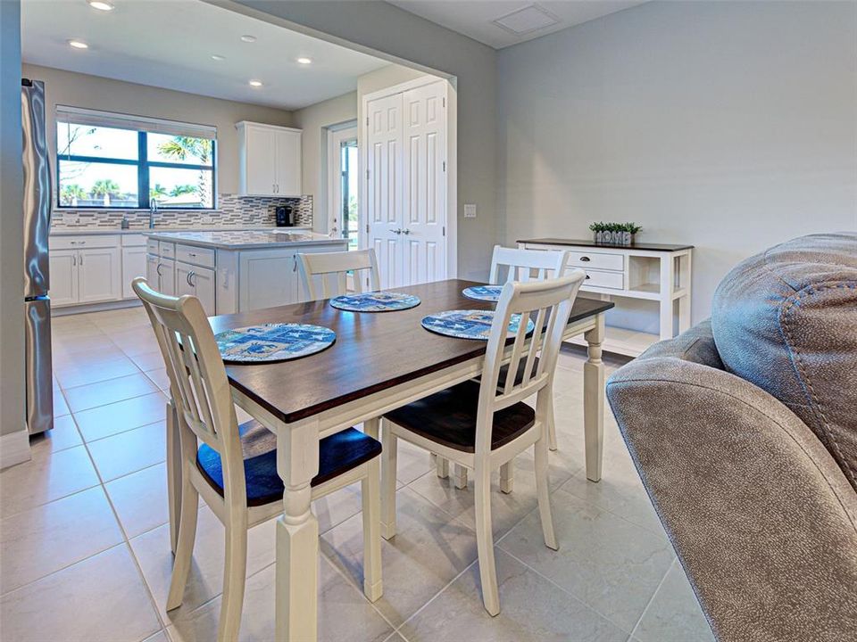 待售: $425,000 (2 贝兹, 2 浴室, 1436 平方英尺)