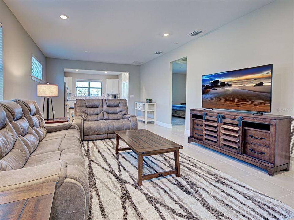 待售: $425,000 (2 贝兹, 2 浴室, 1436 平方英尺)