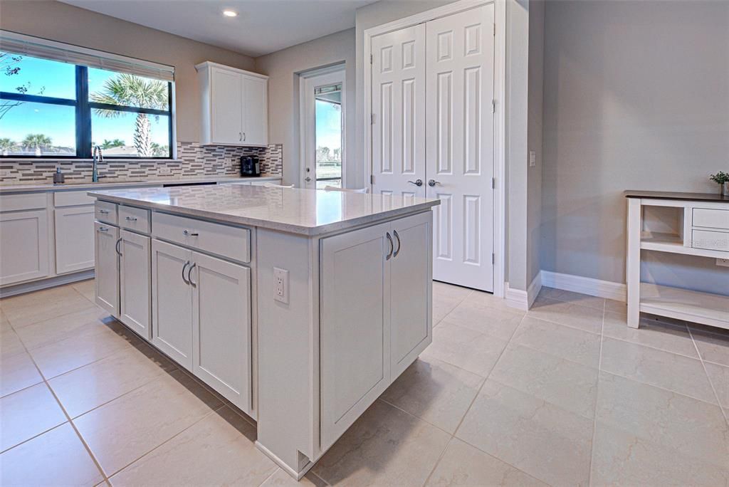 待售: $425,000 (2 贝兹, 2 浴室, 1436 平方英尺)