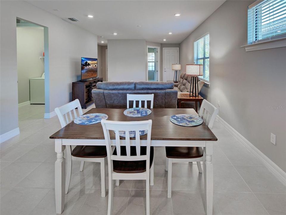 待售: $425,000 (2 贝兹, 2 浴室, 1436 平方英尺)