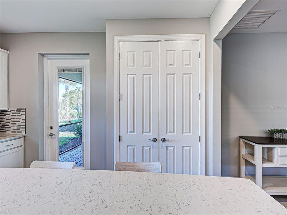 待售: $425,000 (2 贝兹, 2 浴室, 1436 平方英尺)