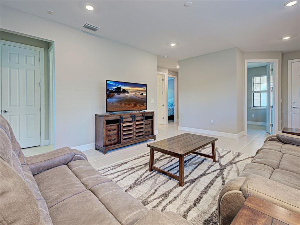 待售: $425,000 (2 贝兹, 2 浴室, 1436 平方英尺)