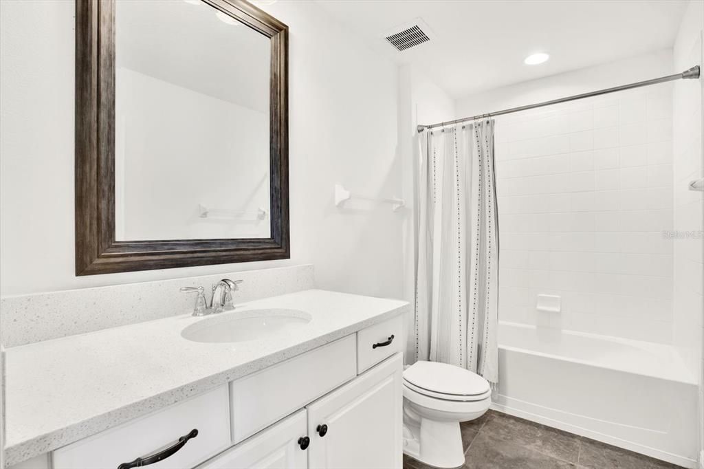 出租: $3,950 (4 贝兹, 3 浴室, 2502 平方英尺)