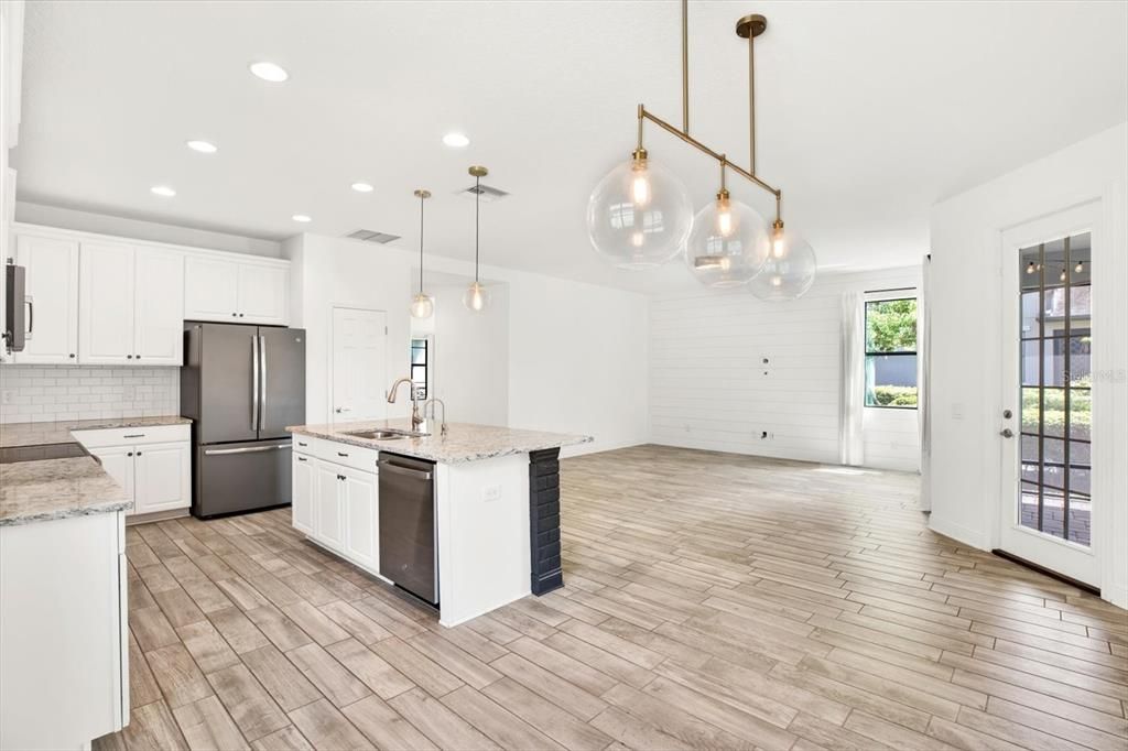 出租: $3,950 (4 贝兹, 3 浴室, 2502 平方英尺)