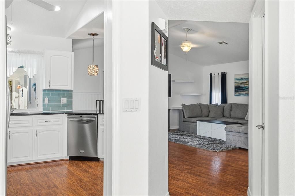 En Venta: $479,999 (3 camas, 2 baños, 2146 Pies cuadrados)