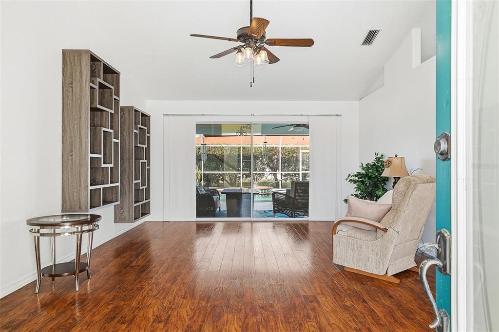 En Venta: $479,999 (3 camas, 2 baños, 2146 Pies cuadrados)