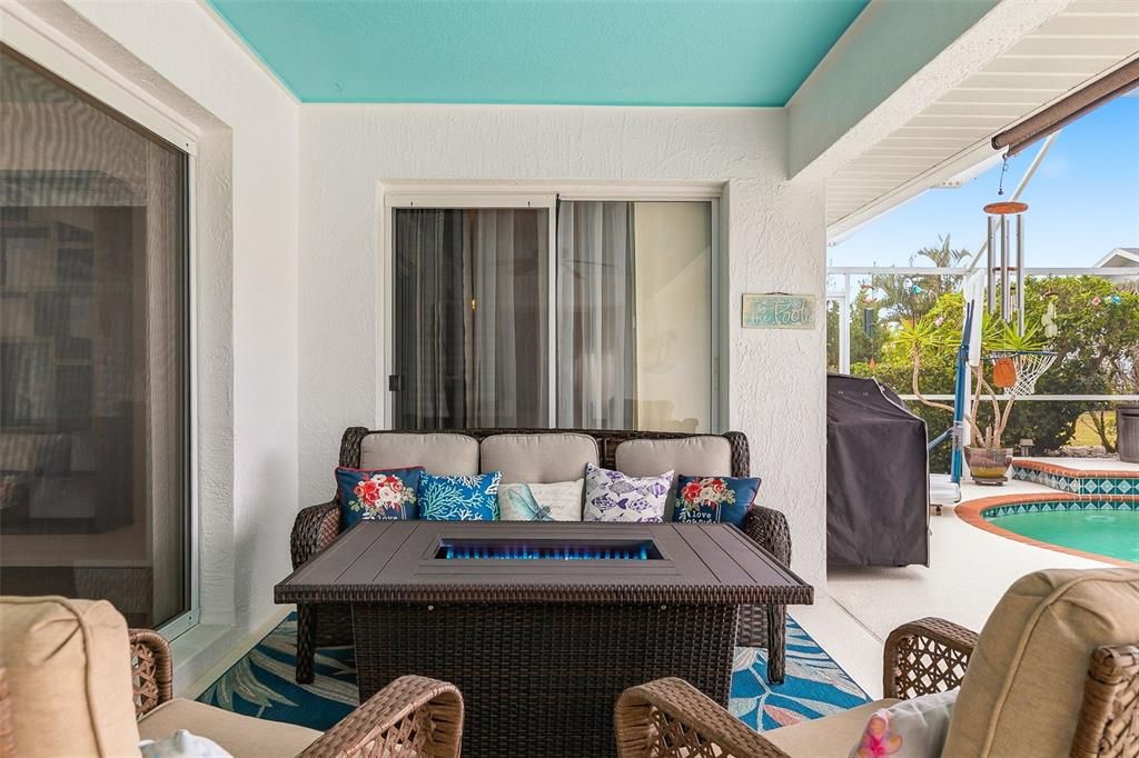 En Venta: $479,999 (3 camas, 2 baños, 2146 Pies cuadrados)