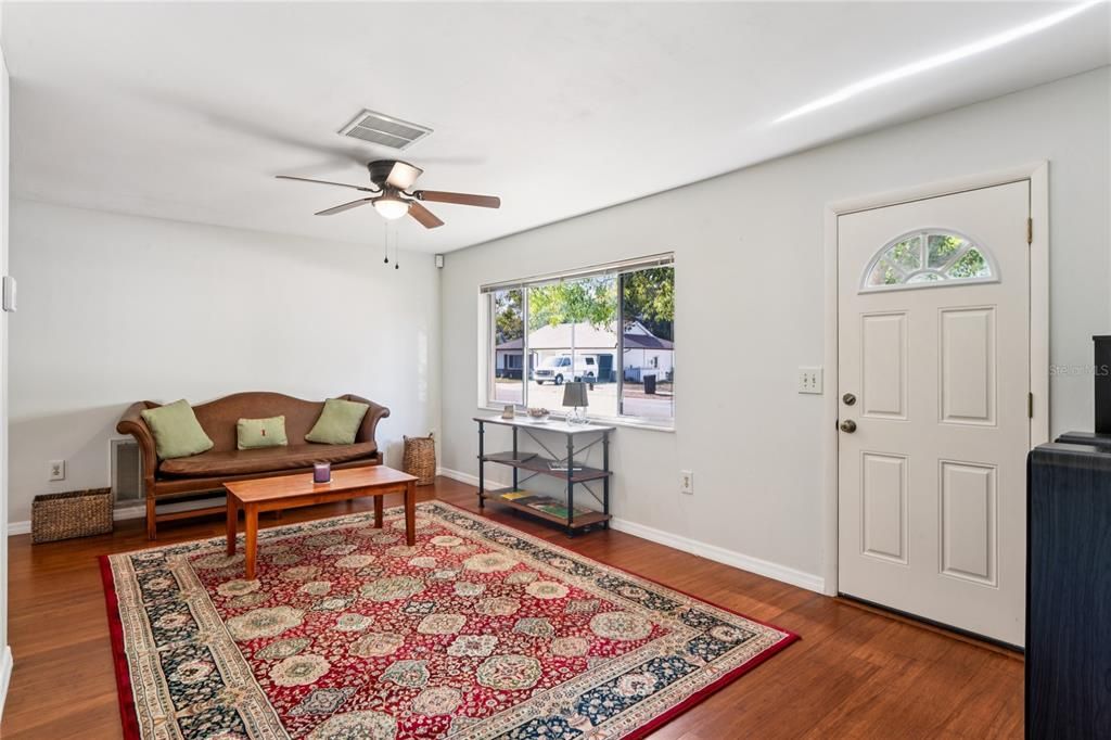 En Venta: $259,900 (3 camas, 2 baños, 1424 Pies cuadrados)