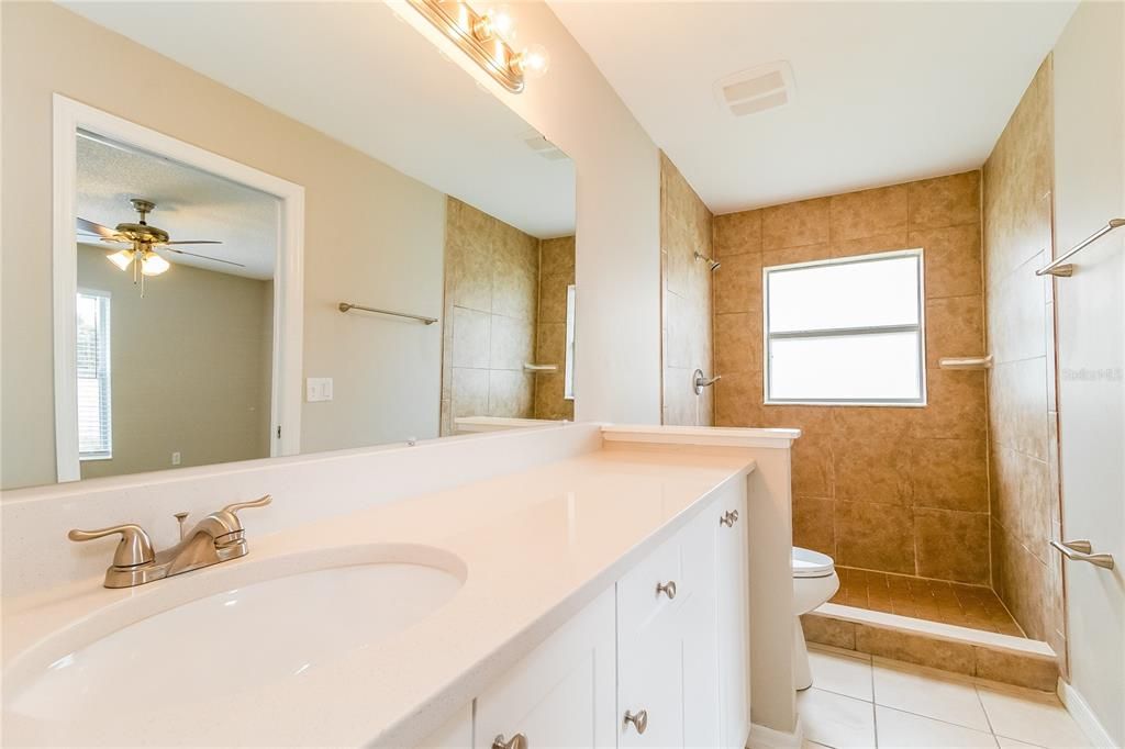 出租: $2,460 (4 贝兹, 2 浴室, 1650 平方英尺)