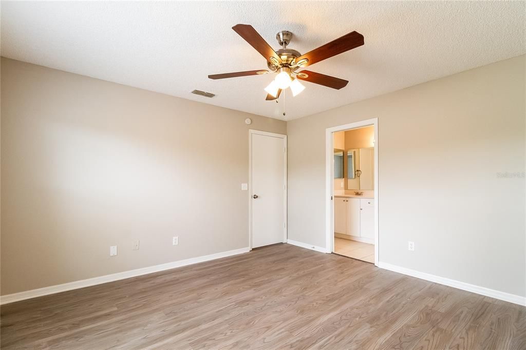 出租: $2,460 (4 贝兹, 2 浴室, 1650 平方英尺)