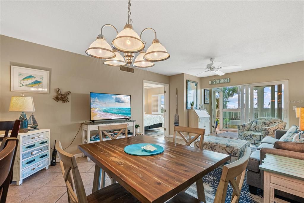 For Sale: $515,000 (2 beds, 2 baths, 872 Square Feet)