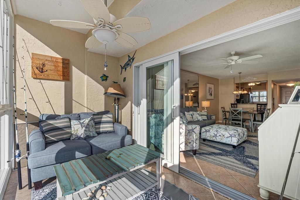 For Sale: $515,000 (2 beds, 2 baths, 872 Square Feet)