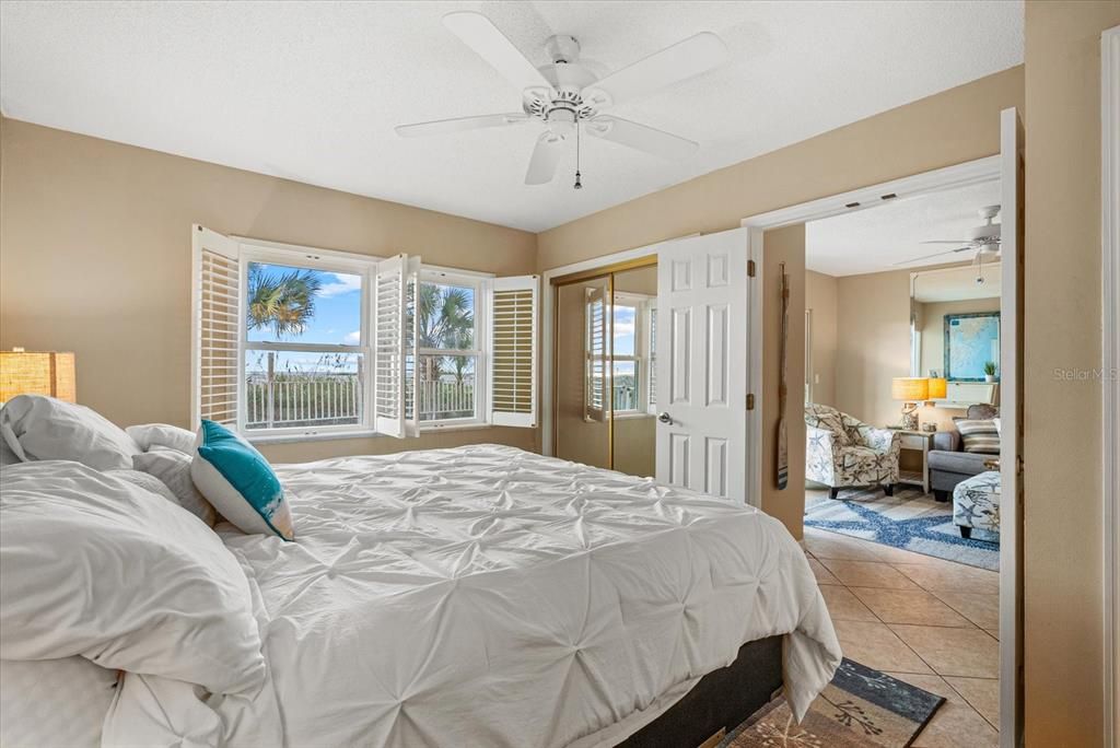 For Sale: $515,000 (2 beds, 2 baths, 872 Square Feet)