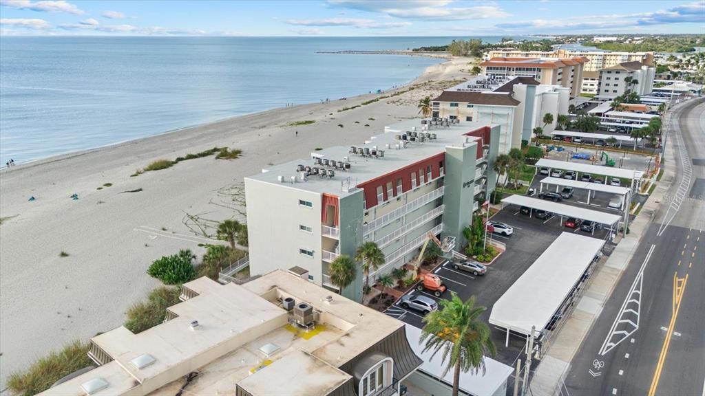 For Sale: $515,000 (2 beds, 2 baths, 872 Square Feet)