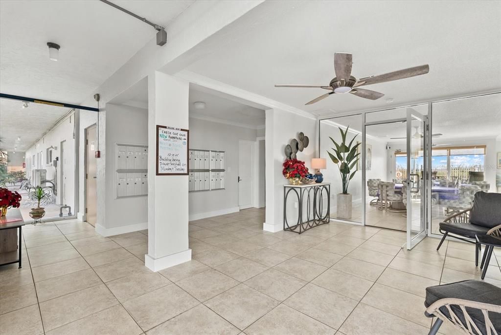 For Sale: $515,000 (2 beds, 2 baths, 872 Square Feet)