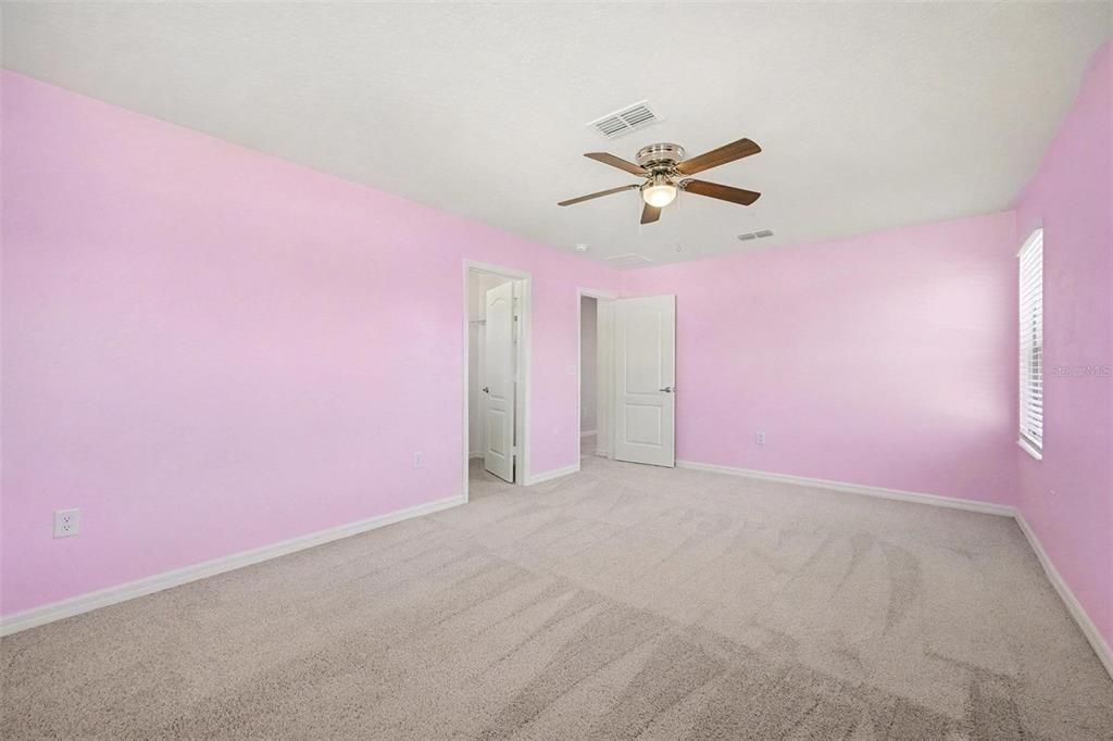 待售: $560,000 (5 贝兹, 3 浴室, 3530 平方英尺)