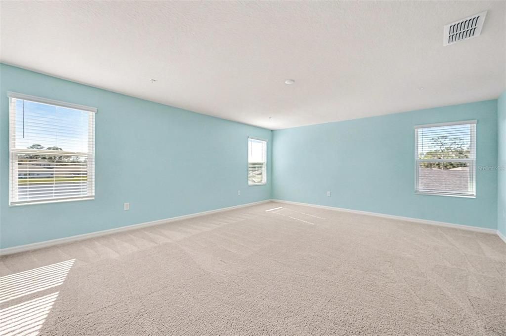 待售: $560,000 (5 贝兹, 3 浴室, 3530 平方英尺)