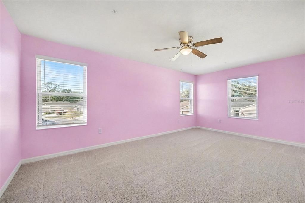 待售: $560,000 (5 贝兹, 3 浴室, 3530 平方英尺)