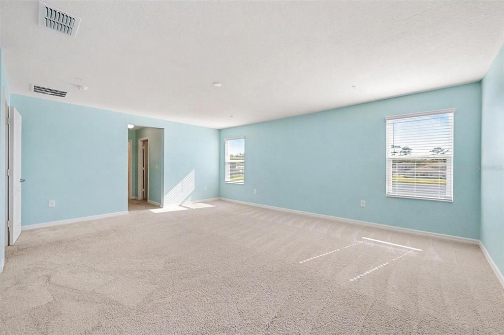 待售: $560,000 (5 贝兹, 3 浴室, 3530 平方英尺)