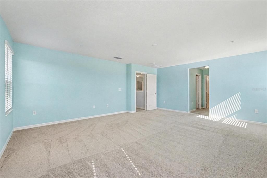 待售: $560,000 (5 贝兹, 3 浴室, 3530 平方英尺)