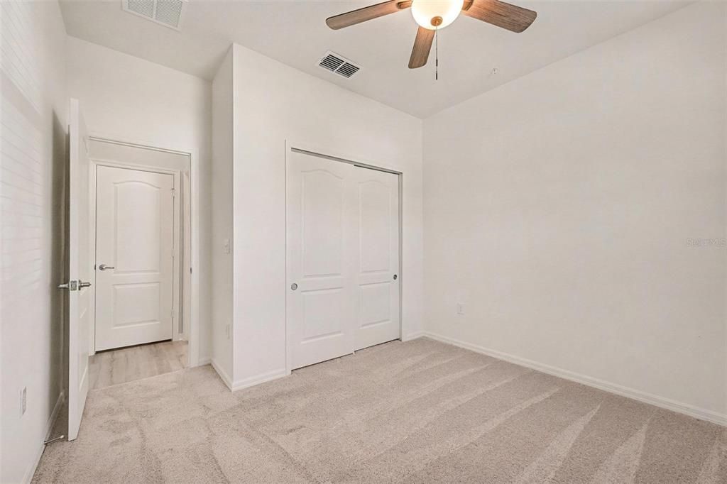 待售: $560,000 (5 贝兹, 3 浴室, 3530 平方英尺)