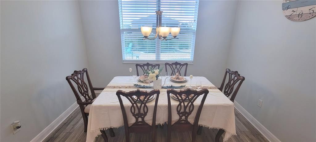 待售: $425,000 (3 贝兹, 2 浴室, 1651 平方英尺)