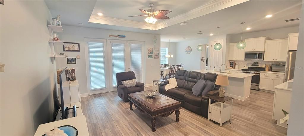 待售: $425,000 (3 贝兹, 2 浴室, 1651 平方英尺)