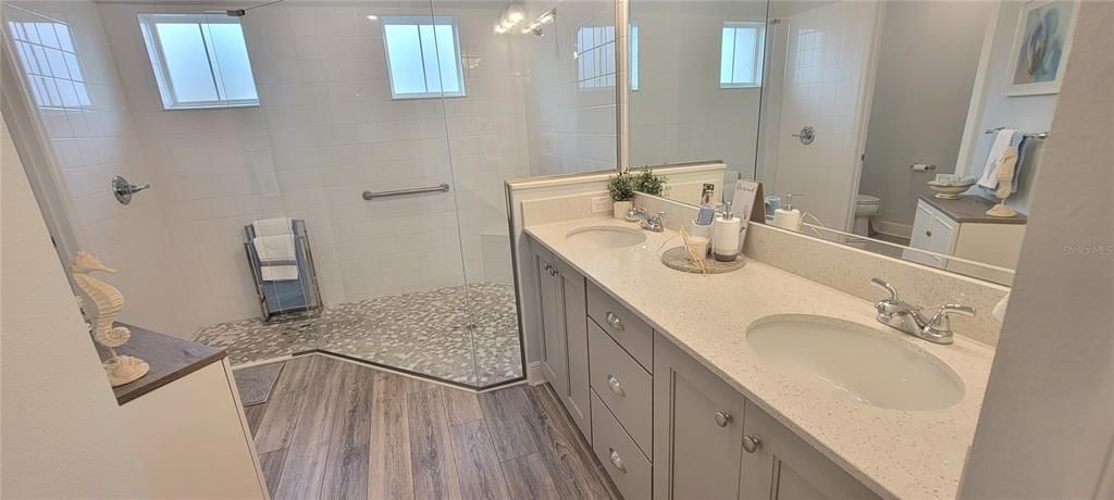 待售: $425,000 (3 贝兹, 2 浴室, 1651 平方英尺)