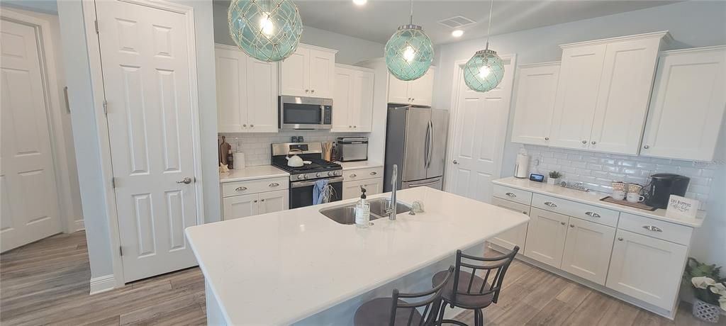 待售: $425,000 (3 贝兹, 2 浴室, 1651 平方英尺)