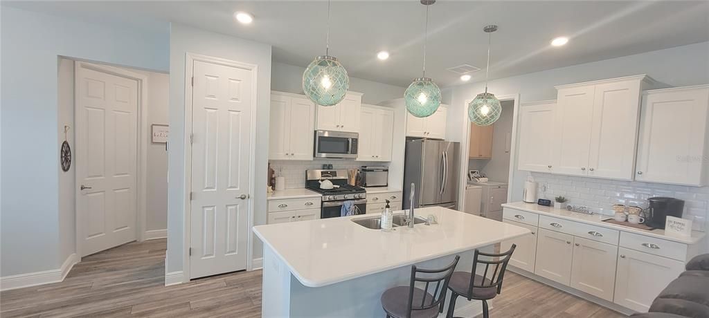 待售: $425,000 (3 贝兹, 2 浴室, 1651 平方英尺)