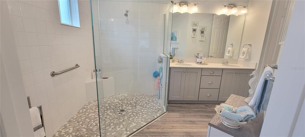 待售: $425,000 (3 贝兹, 2 浴室, 1651 平方英尺)