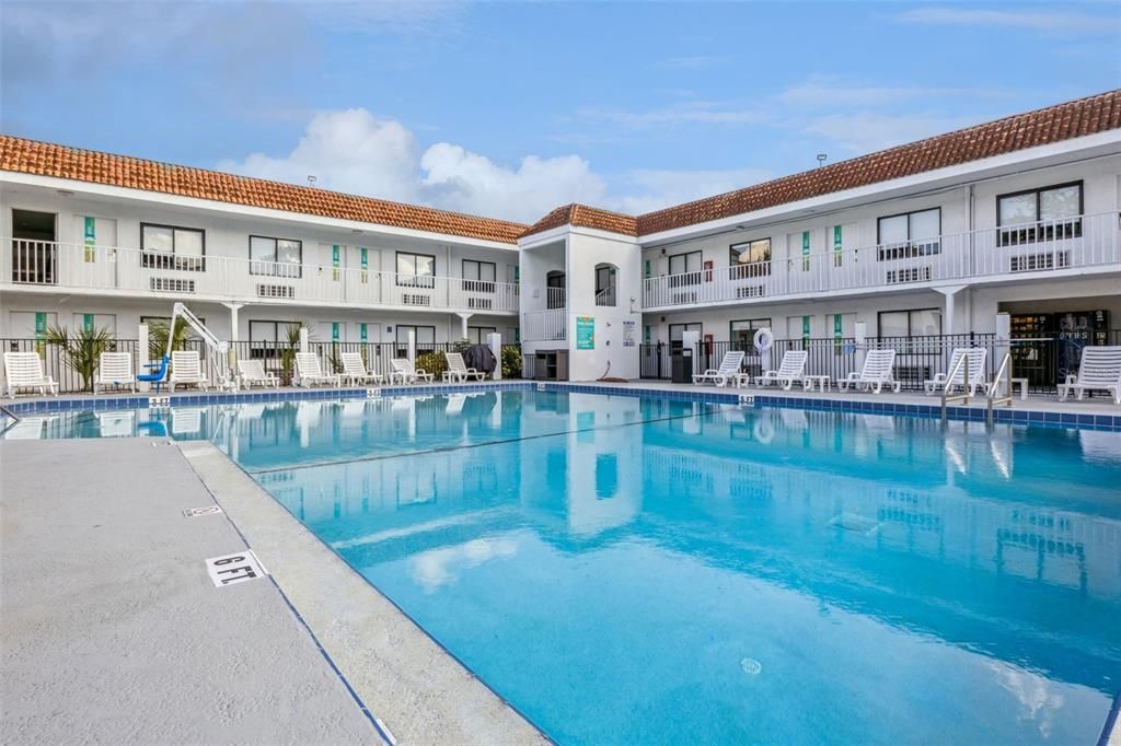 待售: $65,000 (1 贝兹, 1 浴室, 231 平方英尺)