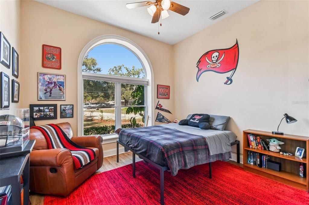 En Venta: $625,000 (4 camas, 3 baños, 2516 Pies cuadrados)